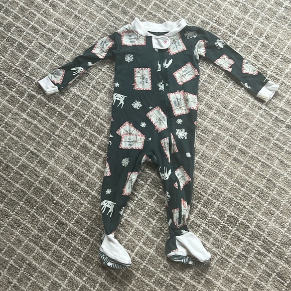Burt’s Bees Baby Holiday Pajamas, size 6-9 months - Picture 1 of 2